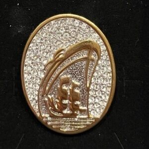 Vintage sailboat brooch. Gold silver.